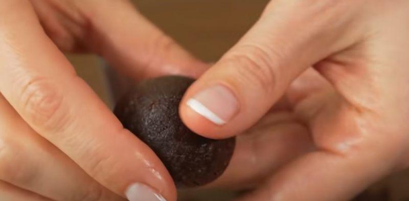 Тістечко «Картопля» з сухарів: ласощі з дитинства