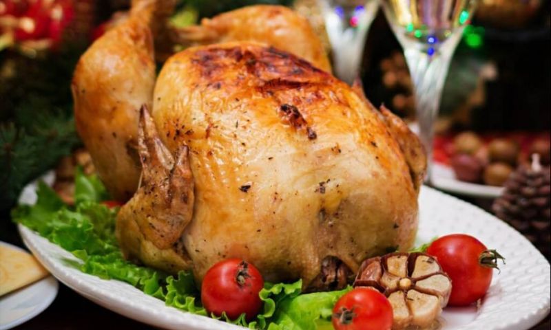 10 відмінних рецептів, як приготувати курку цілком в аерогрилі